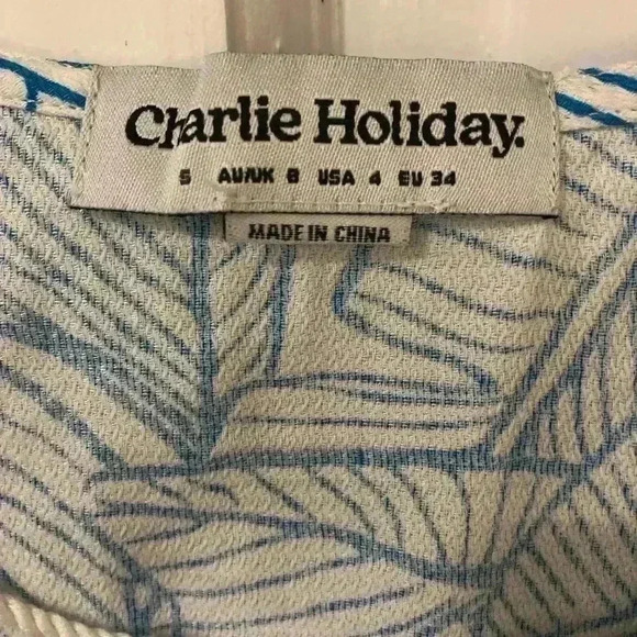 Charlie Holiday Size 4 Hooded Tropical Swim Cover Up with Tassels - Picture 8 of 11